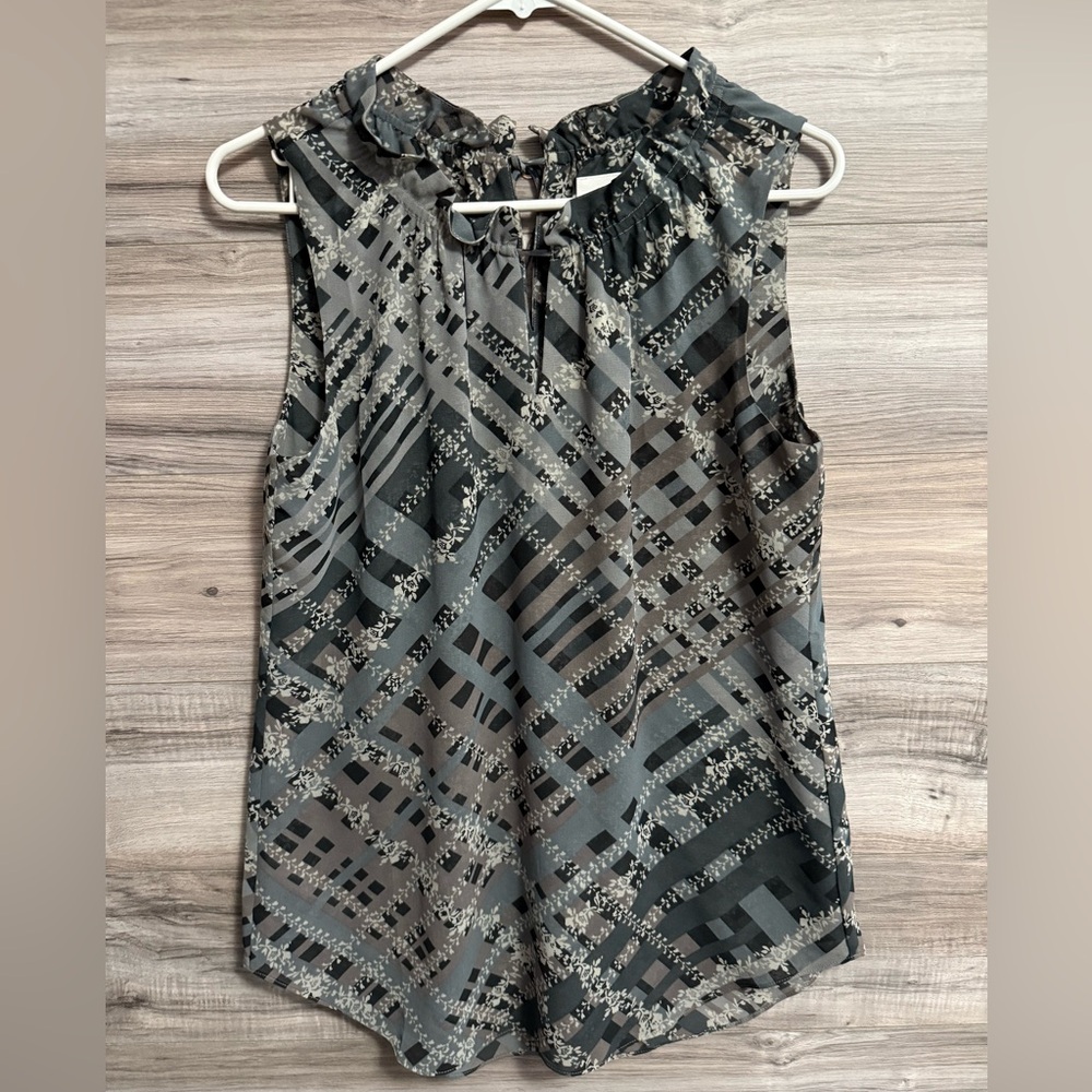CAbi #3451 Sleeveless Graph Blouse Tank Gray Plaid Small Ruffle Neck Tie Back